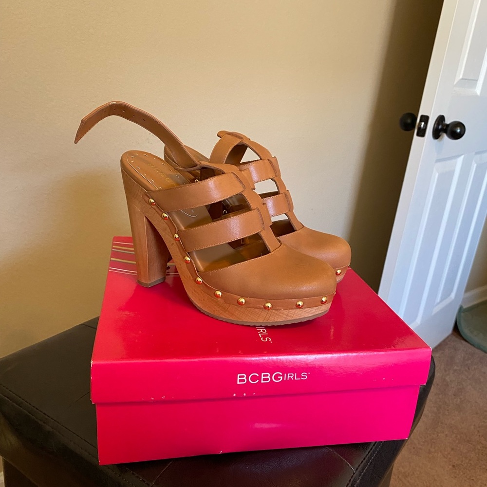 BCBG Boho clog